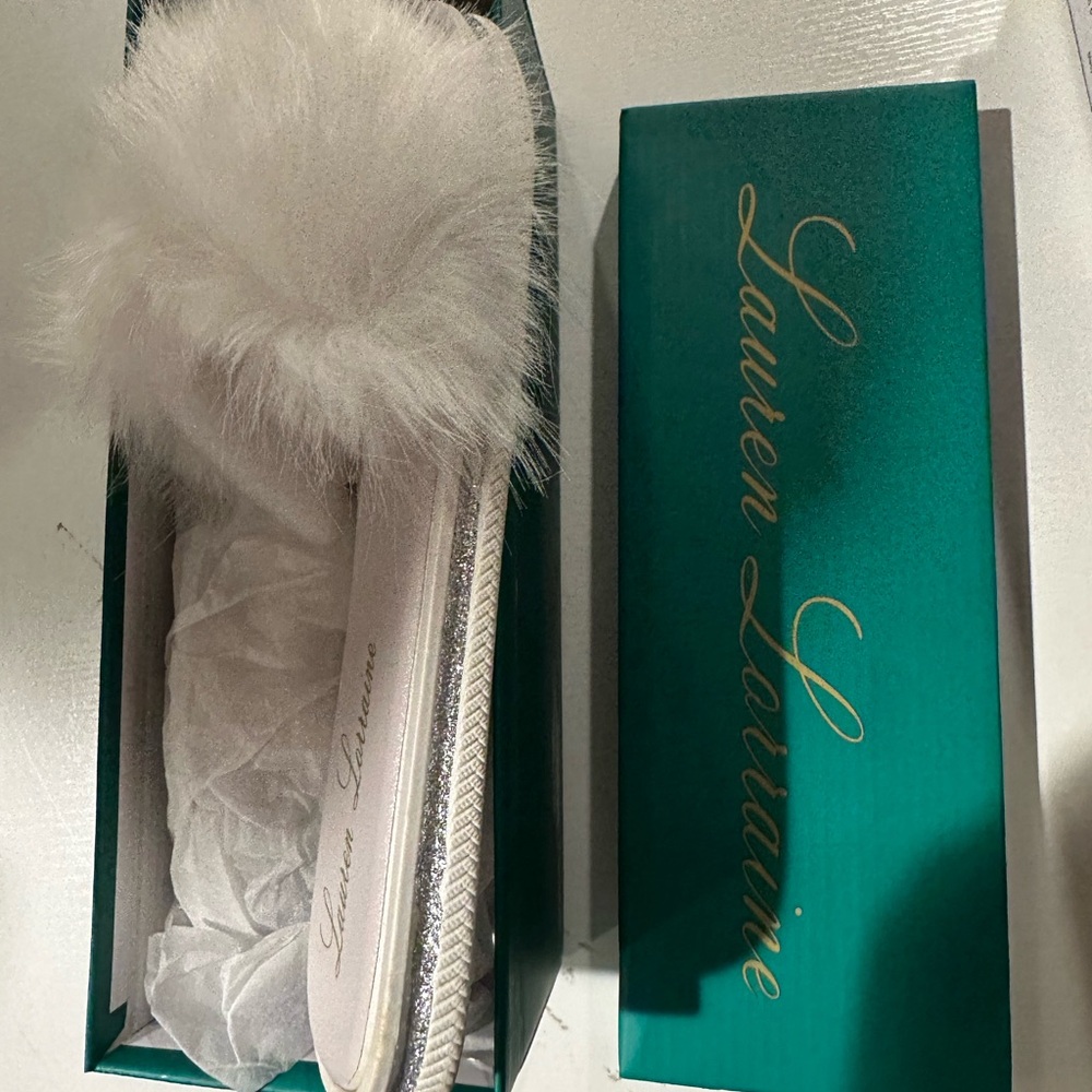 NWT Lauren Lorraine Women's Silver and White Fur Slippers